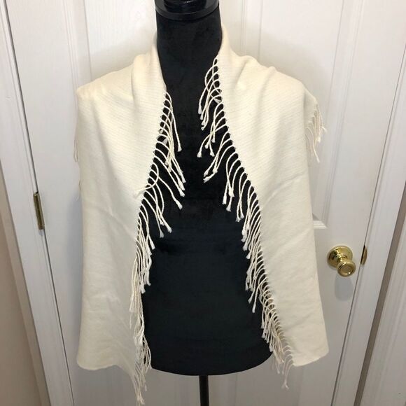 Boru Jimmy Hourihan cream fringed scarf - Picture 6 of 7